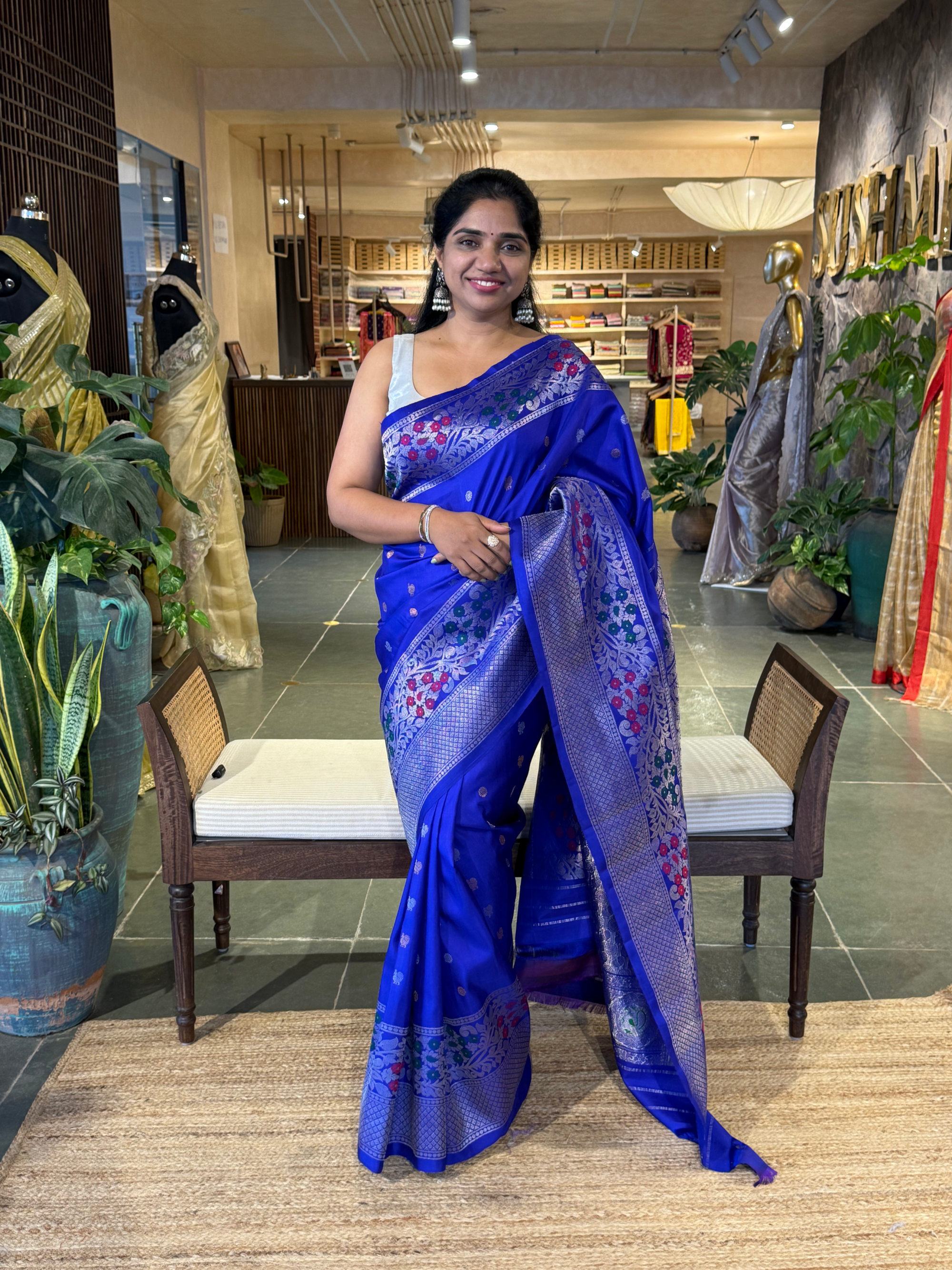 Royal Blue Pure Handloom Gadwal Saree Turning Borders
