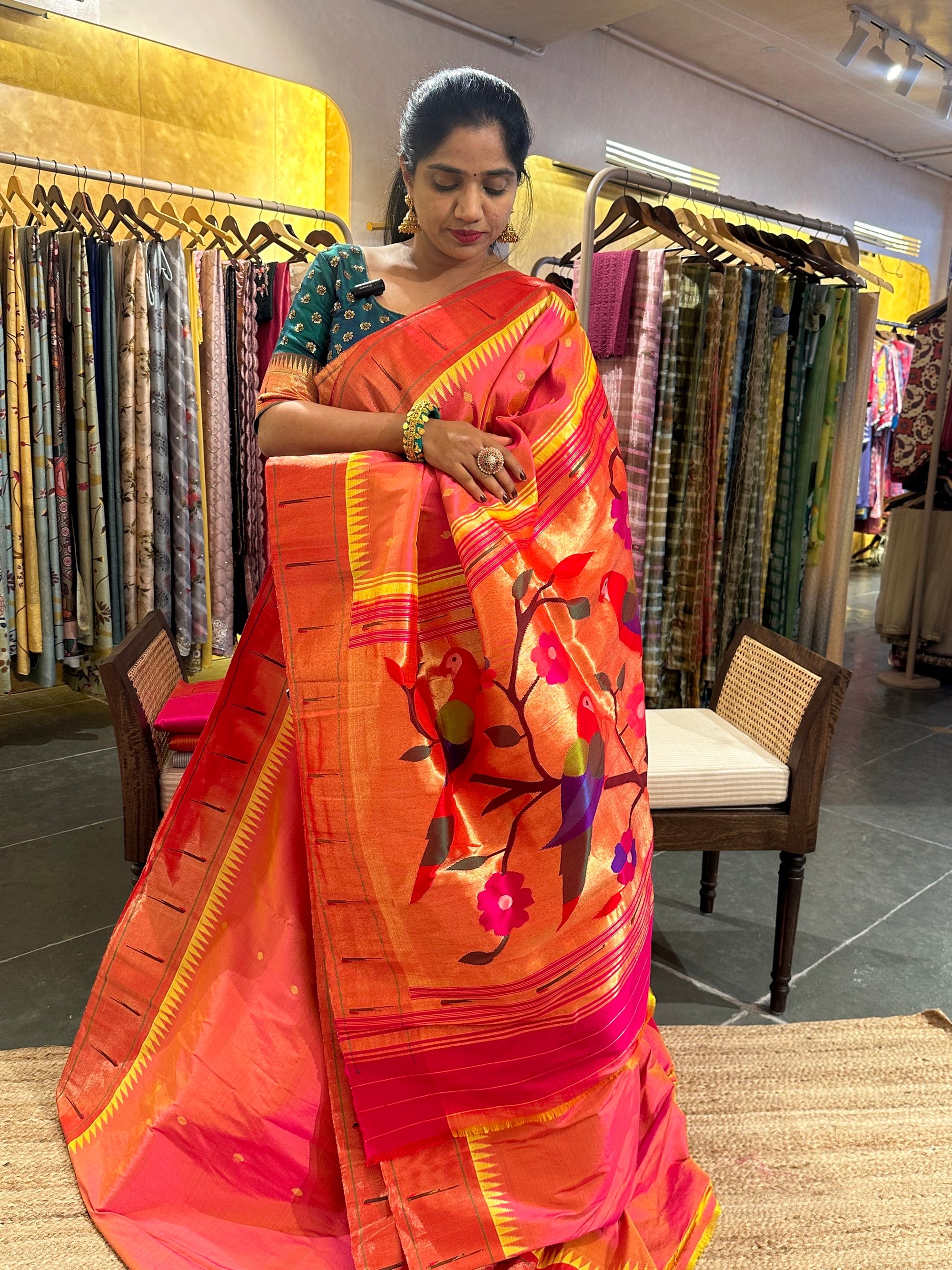 Peach and pink Dual Tone Single Muniya Pure ahndloom paithani saree