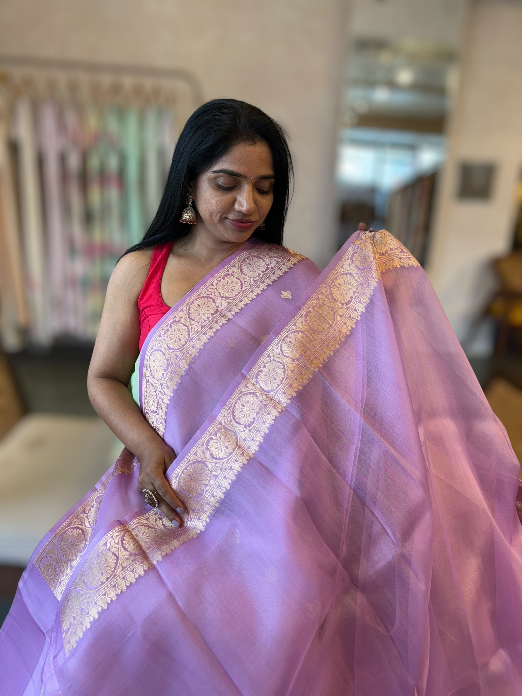 Lilac Pink Pure Handloom Kora Banarasi Saree With Kaduwa Woven Motifs
