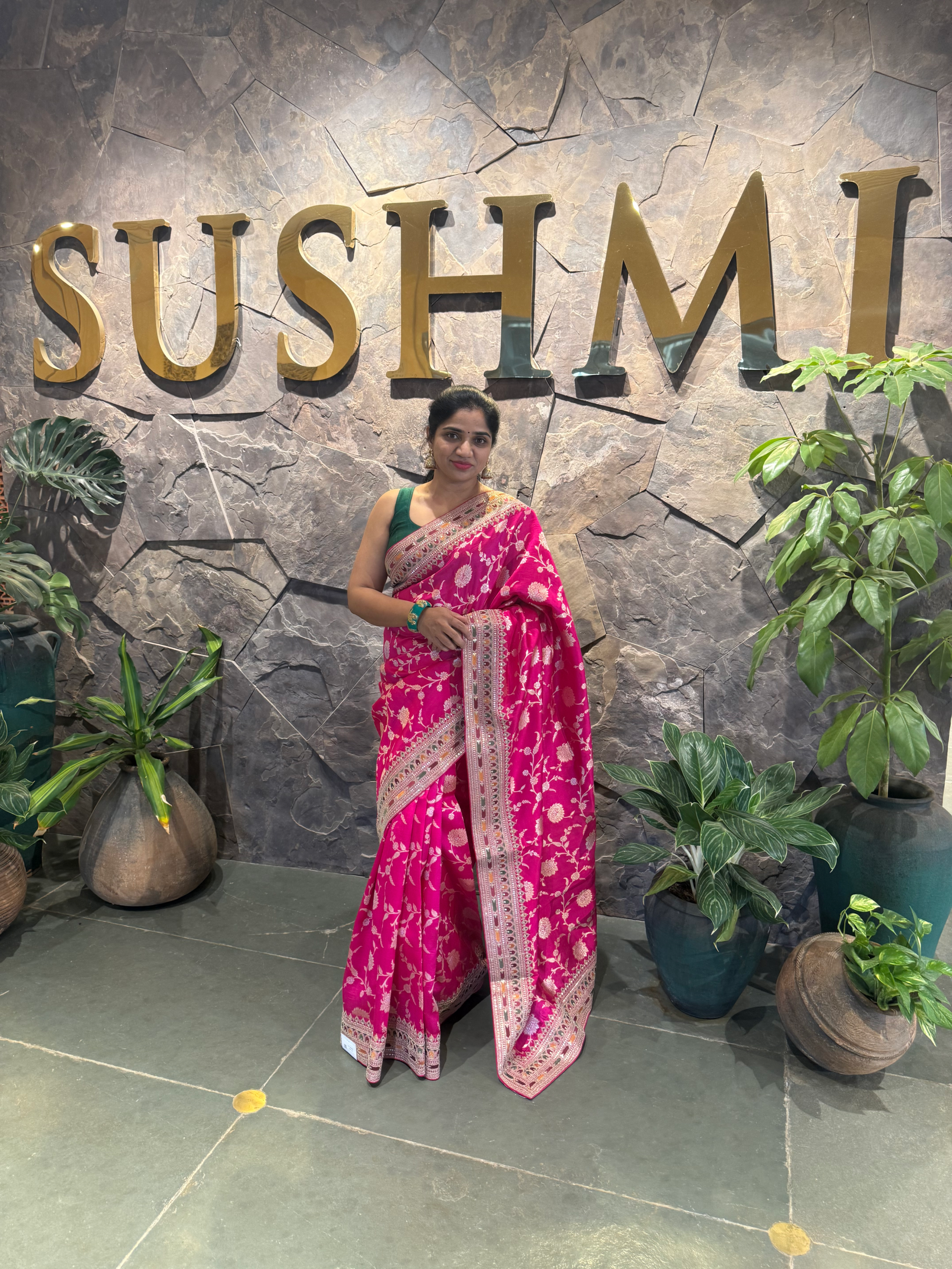 Fushcia Pink Pure Handloom Banarasi Silk Saree With Sabhyasachi Borders & Blouse