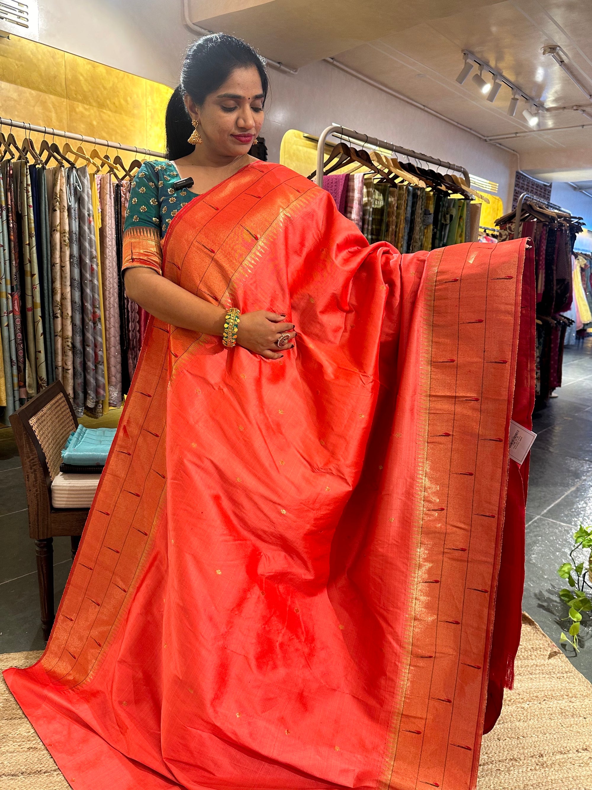 Dark kanakambaram color  Tripple Muniya Pure Handloom Painthani S