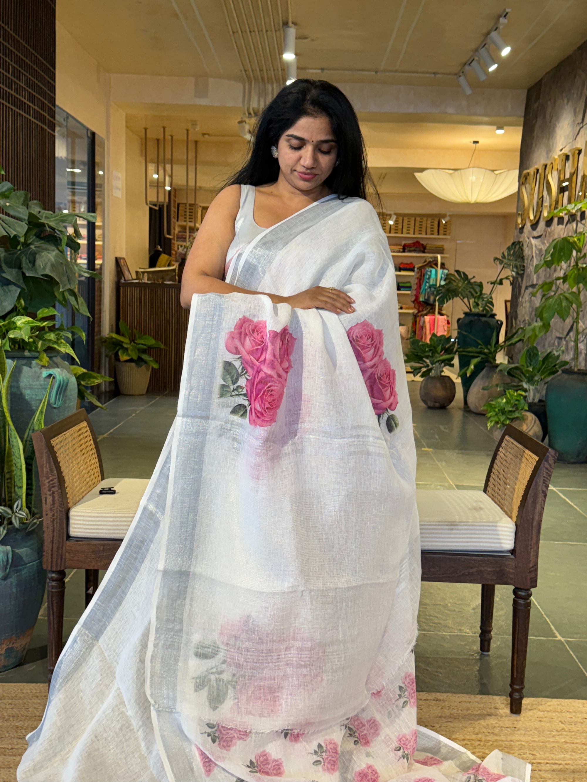 Snow White Pure Handloom Lenin Saree With  Statement Rose Bunch  Print