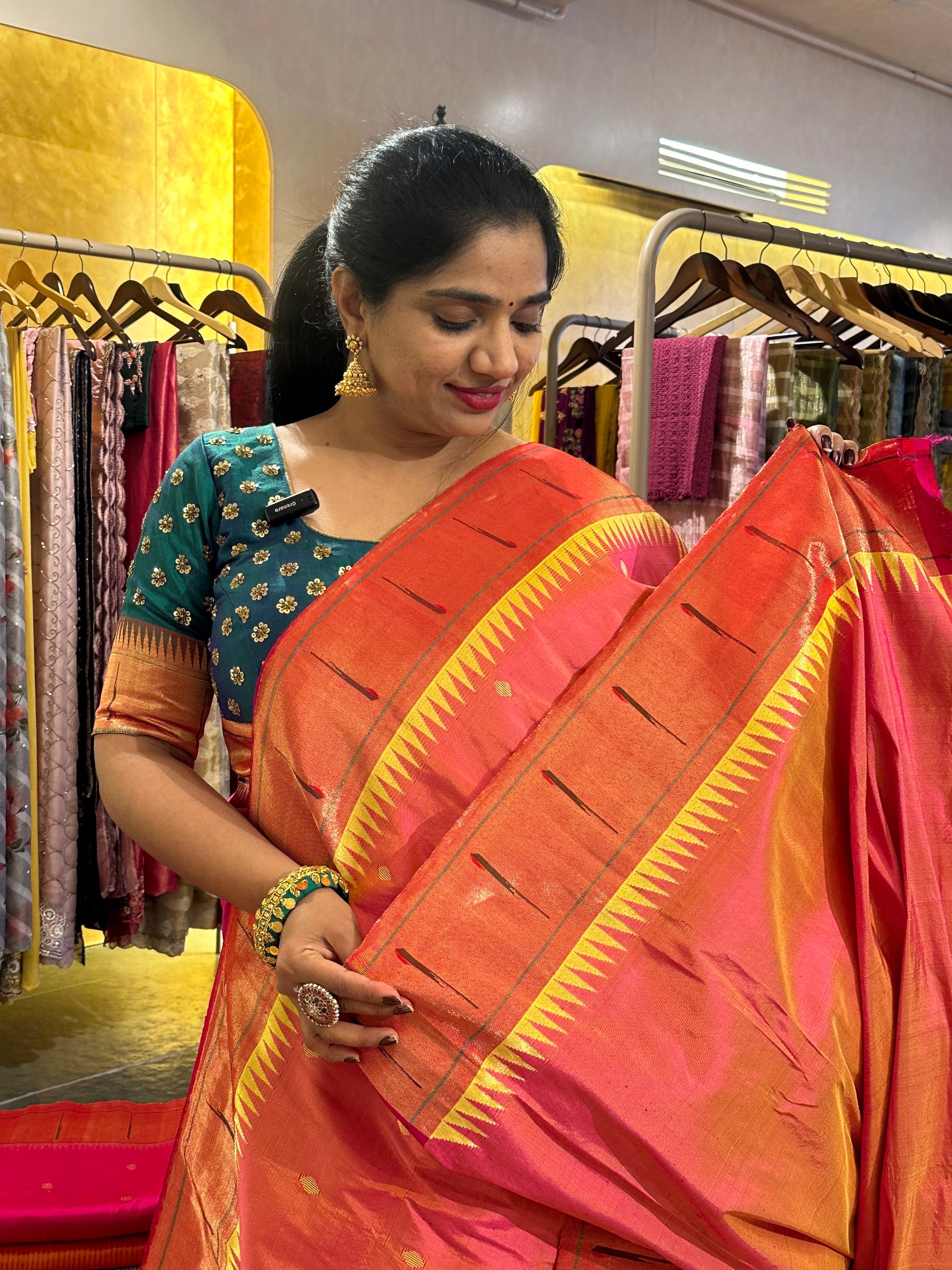 Peach and pink Dual Tone Single Muniya Pure ahndloom paithani saree