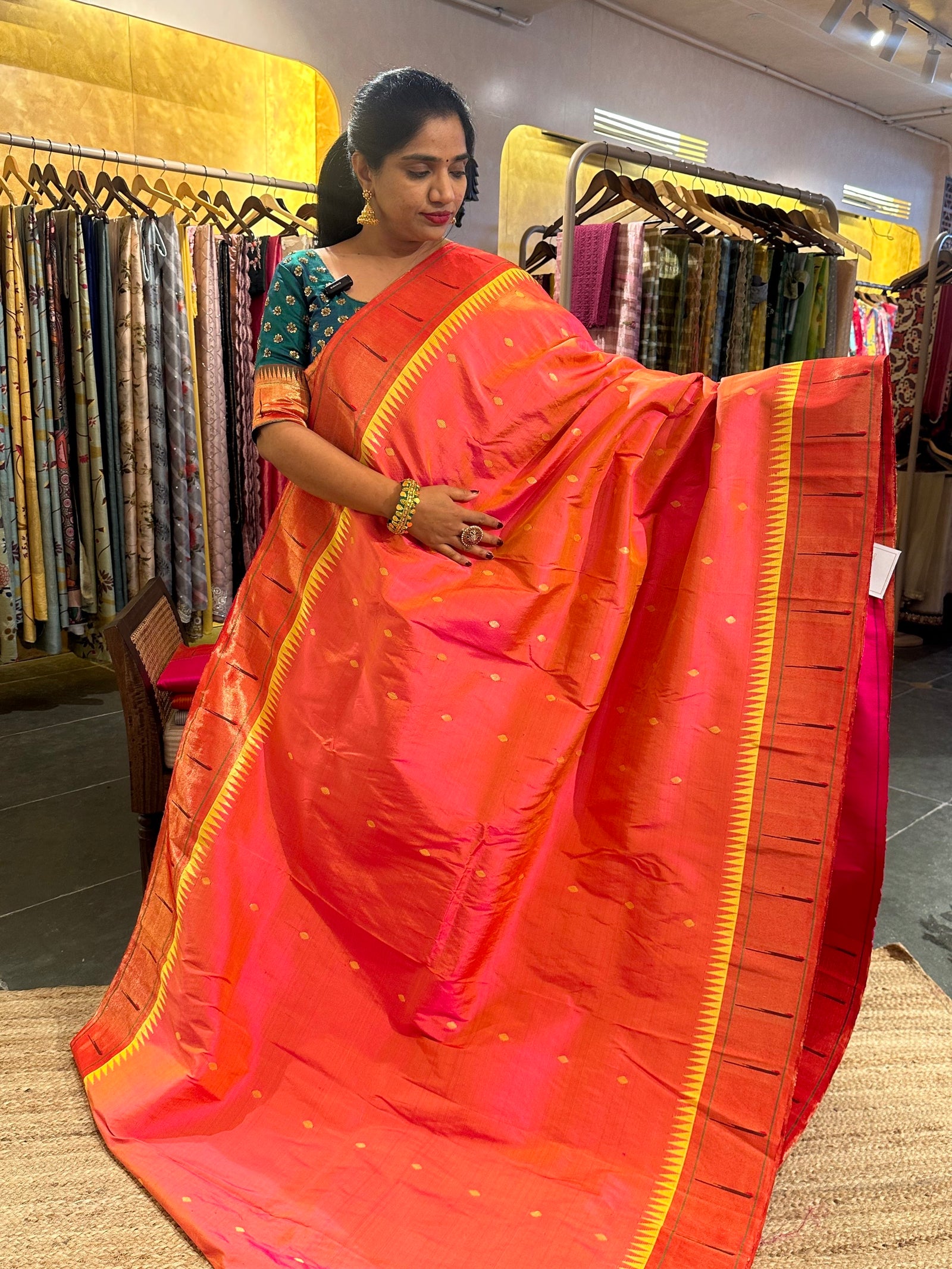Peach and pink Dual Tone Single Muniya Pure ahndloom paithani saree