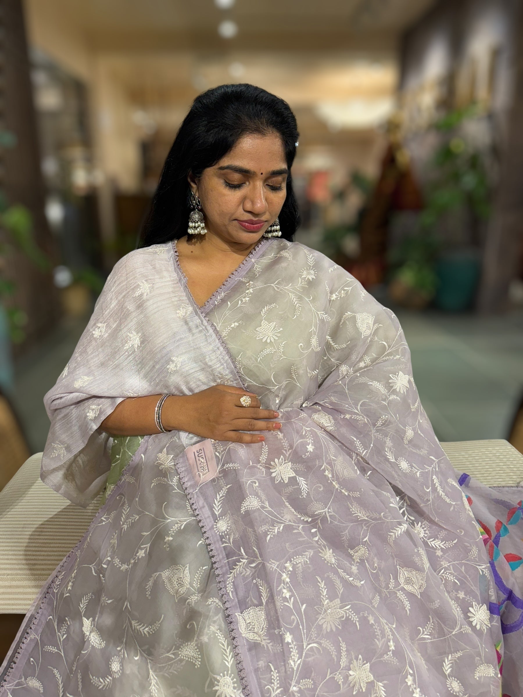 Lilac Pure Handloom Muslin Saree with Allover chikankari & Jamdnai Pallu