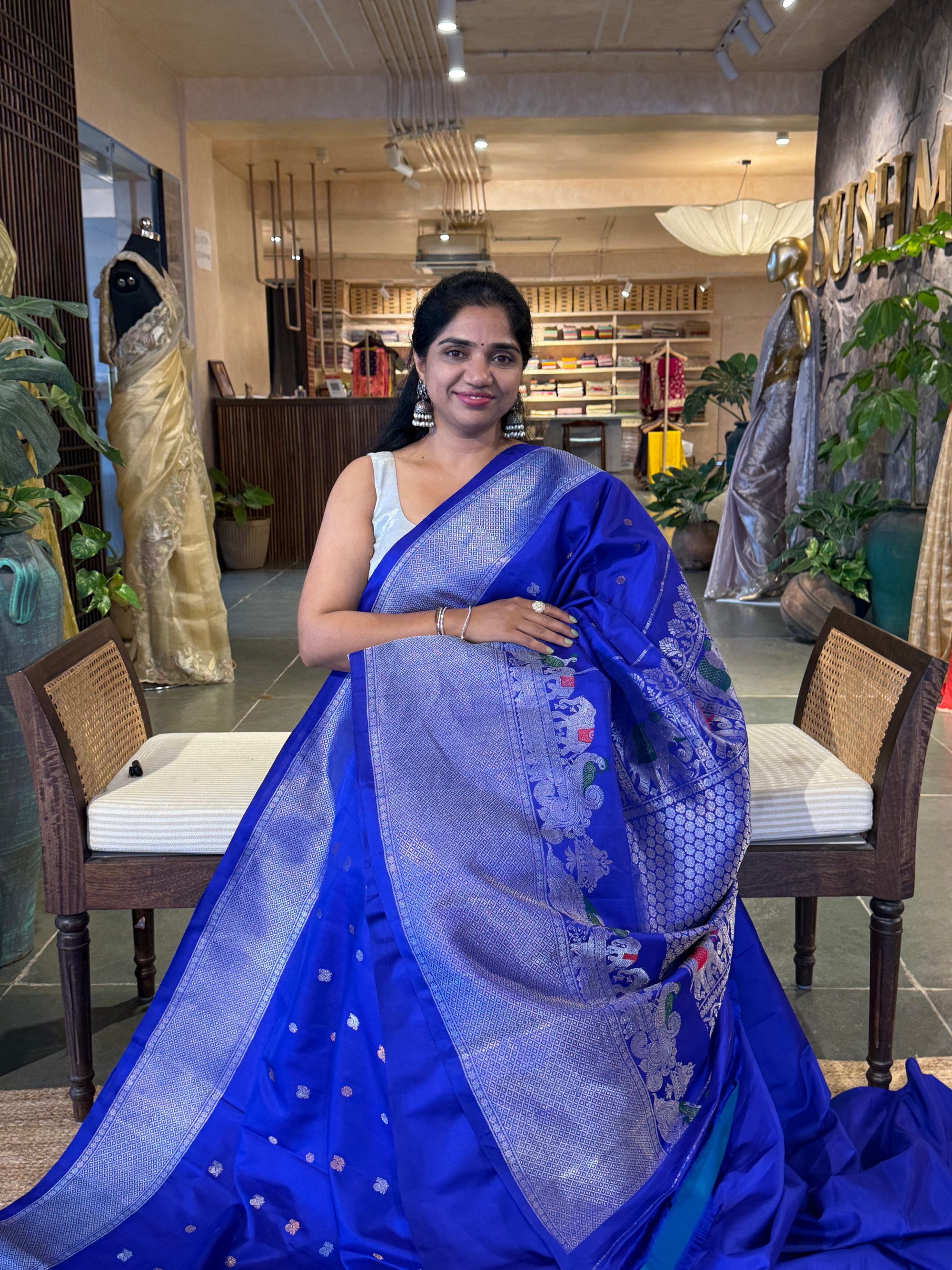 Royal Blue Pure Handloom Gadwal Saree Turning Borders