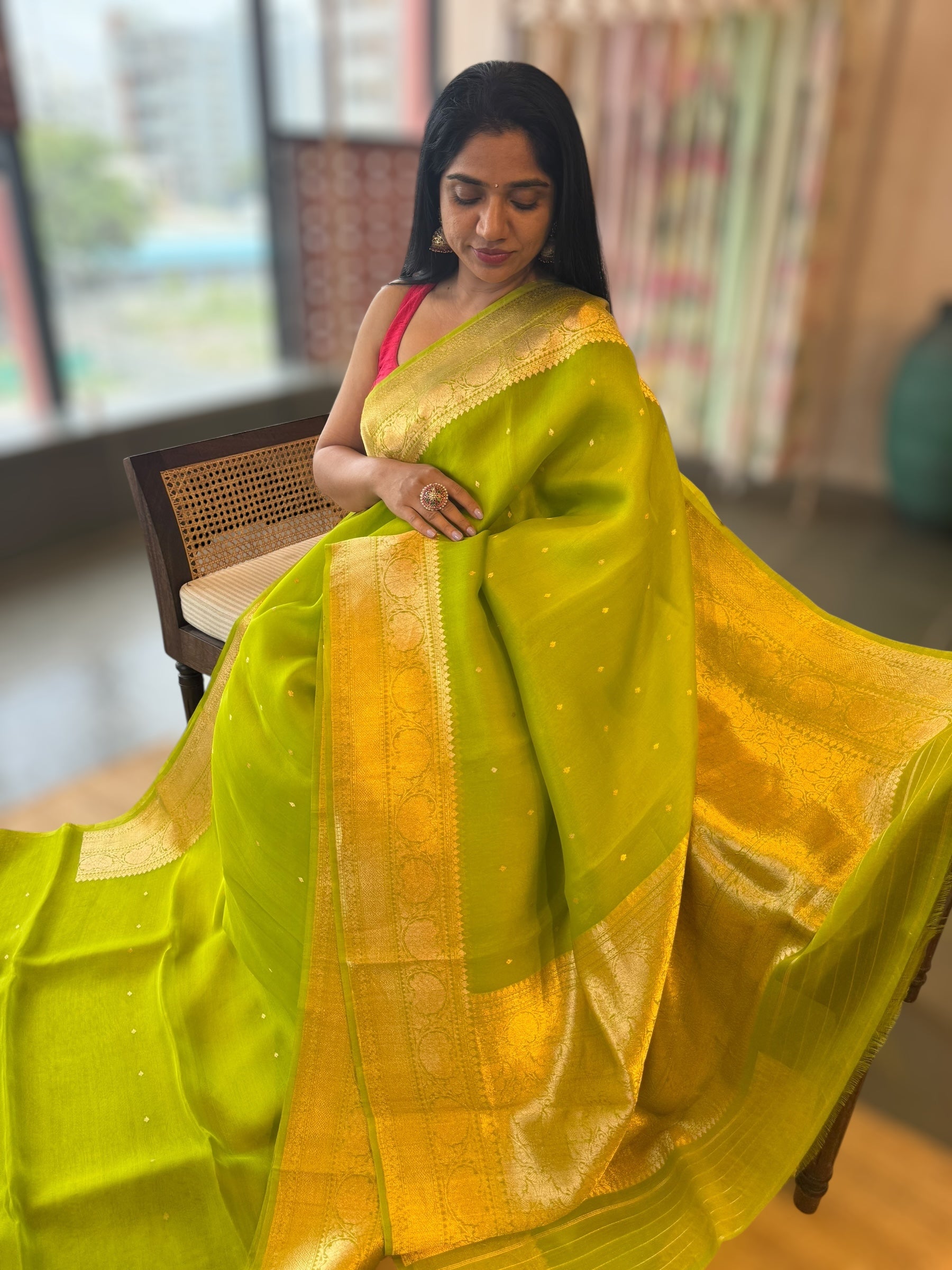 Parrot Green  Pure Handloom Kora Banarasi Saree With Kaduwa Woven Motifs