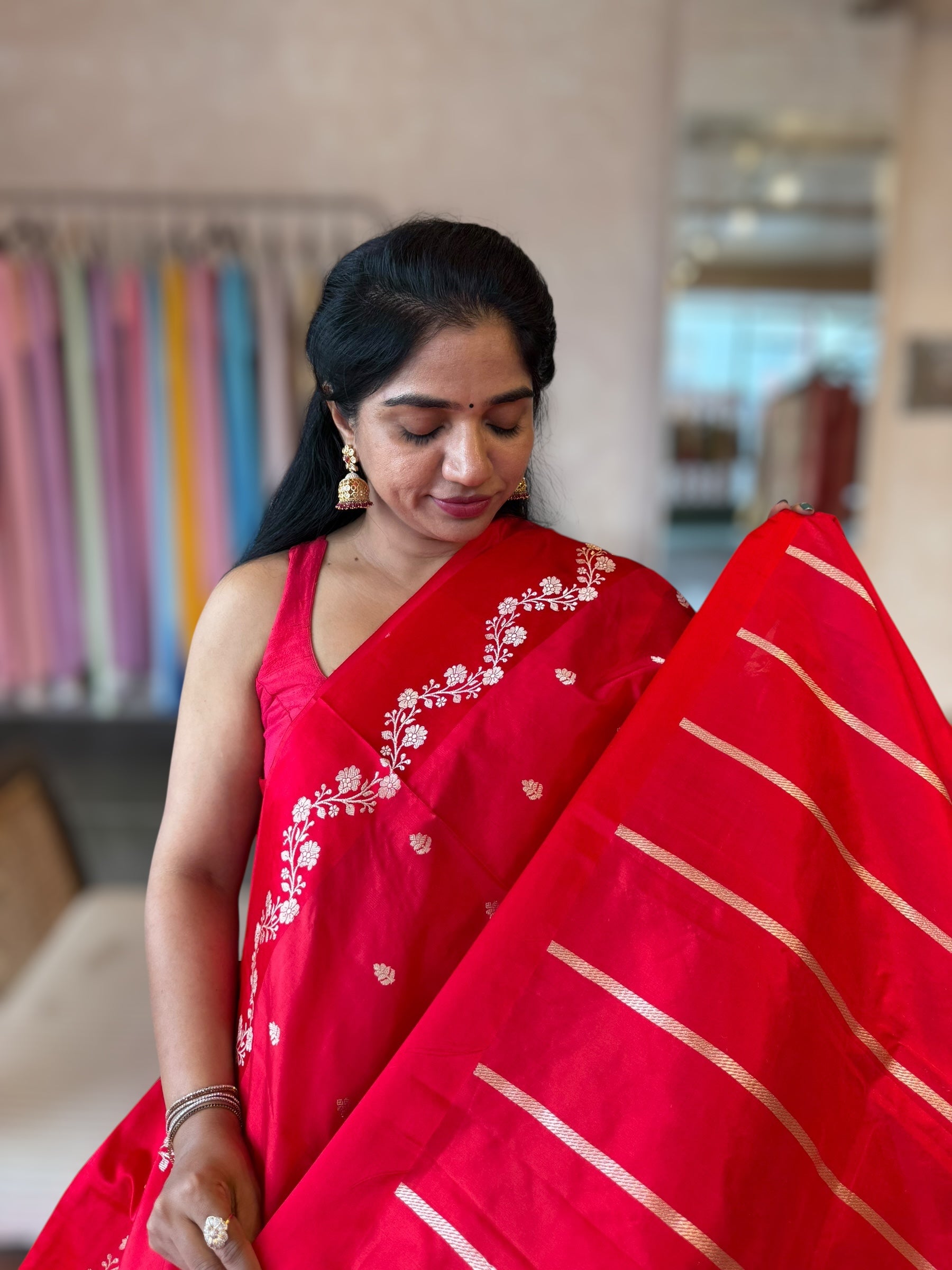 Red Pure Handloom Raw Mango Silk Saree With Kaduwa Weaving Creeper Open Border
