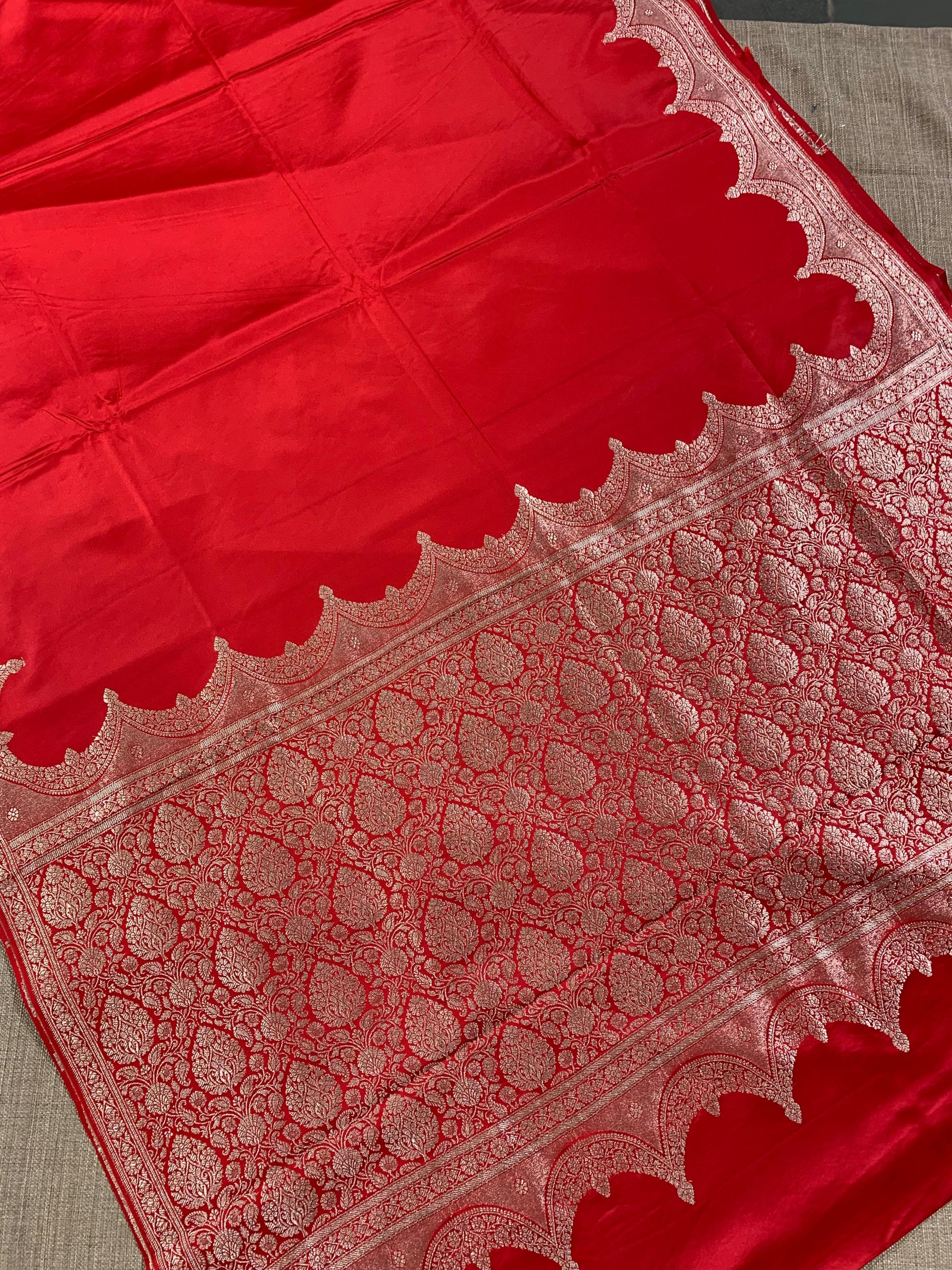 SMSSA214  Chilli Red Mashru Silk Saree With Scallop Border