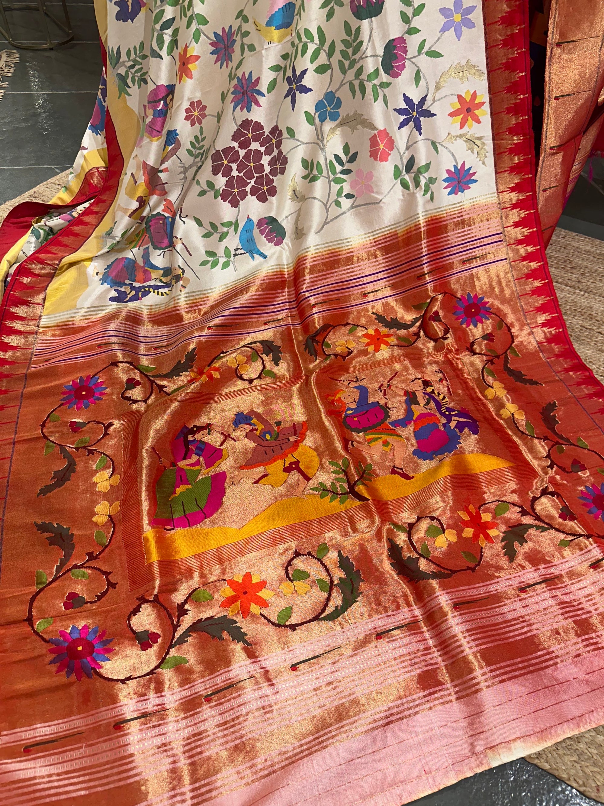 Halwhite Allover Pure Handloom Paithani Saree with Dandiya Theme