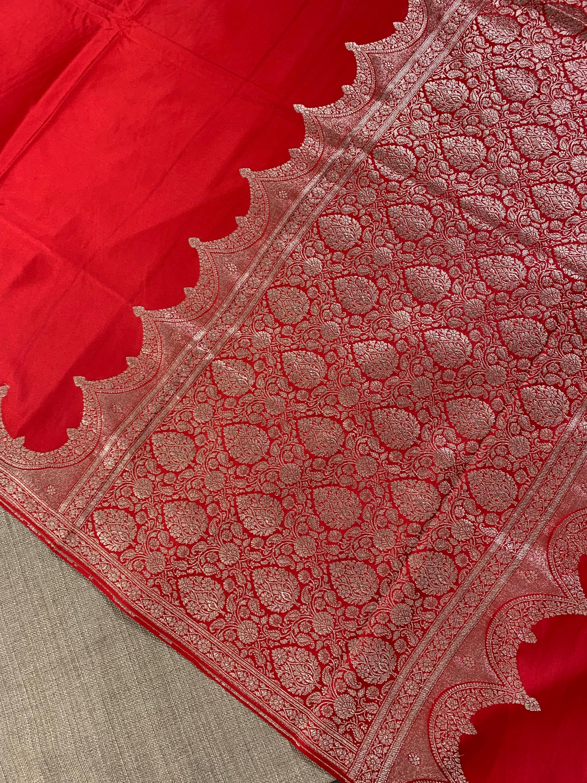 SMSSA214  Chilli Red Mashru Silk Saree With Scallop Border