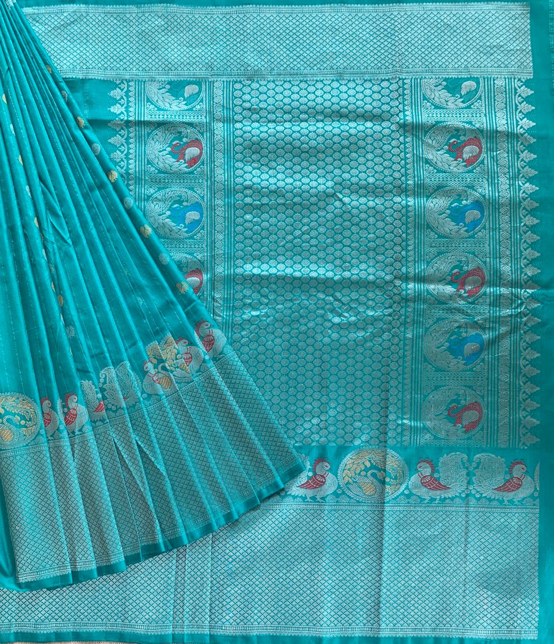 Teal Pure Handloom Gadwal Saree Turning Borders
