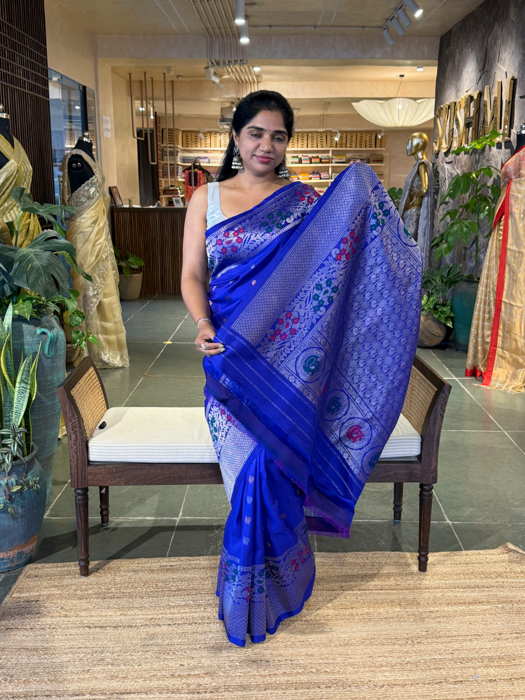 Royal Blue Pure Handloom Gadwal Saree Turning Borders