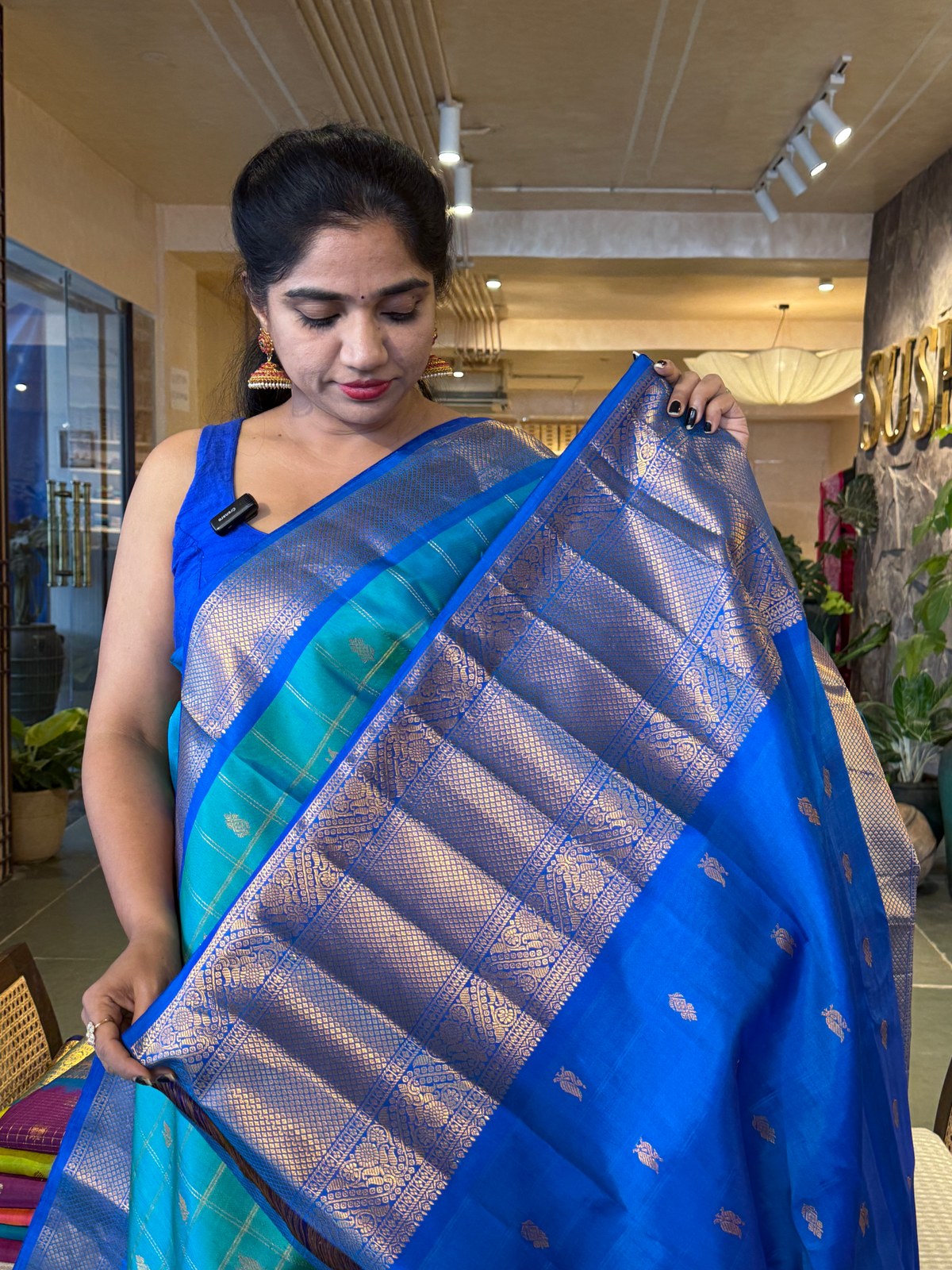 Vintage Gadwal Handloom Checks Pure Silk Saree