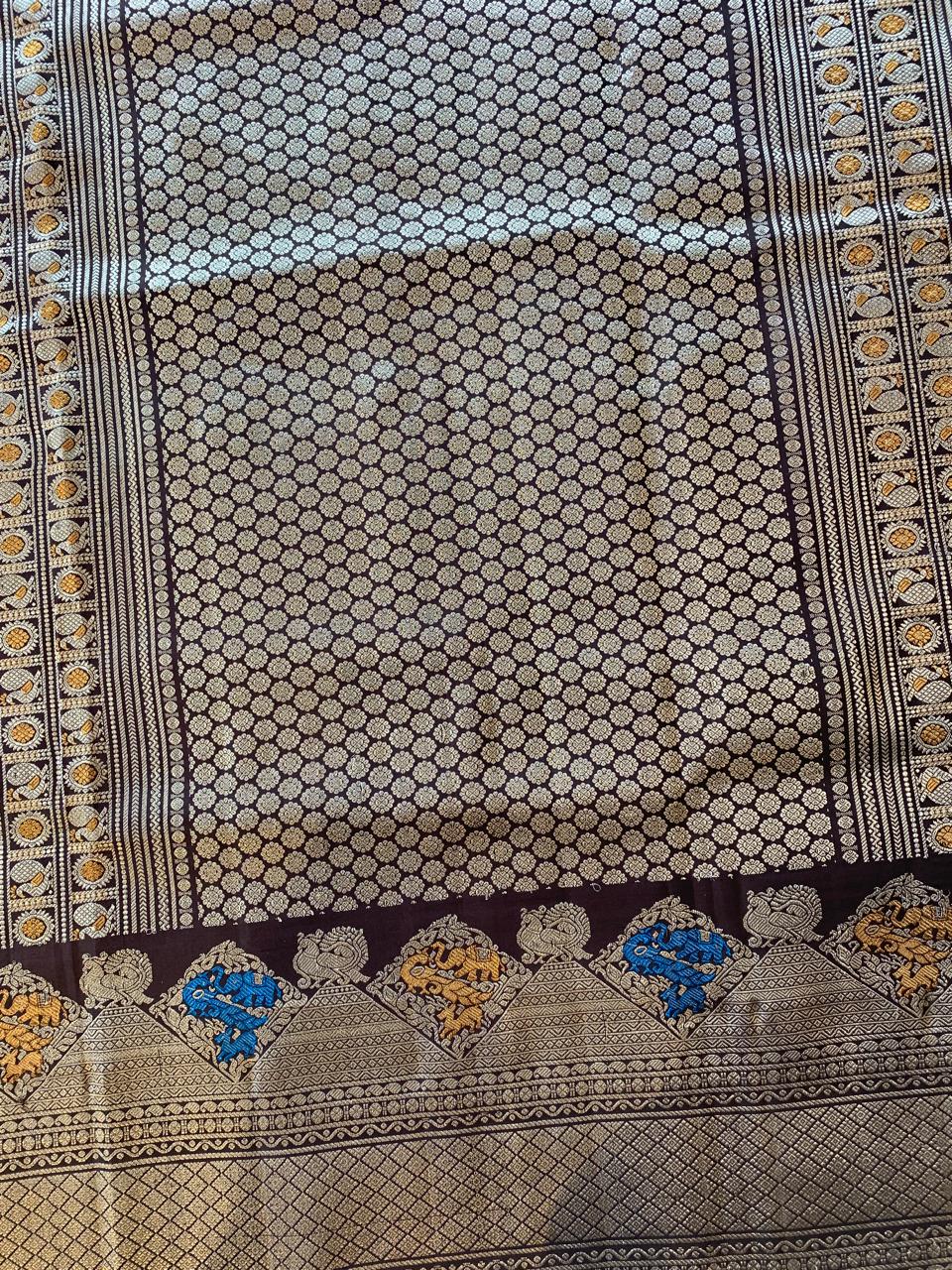 Darkest Brown Pure Handloom Gadwal Saree Turning Borders