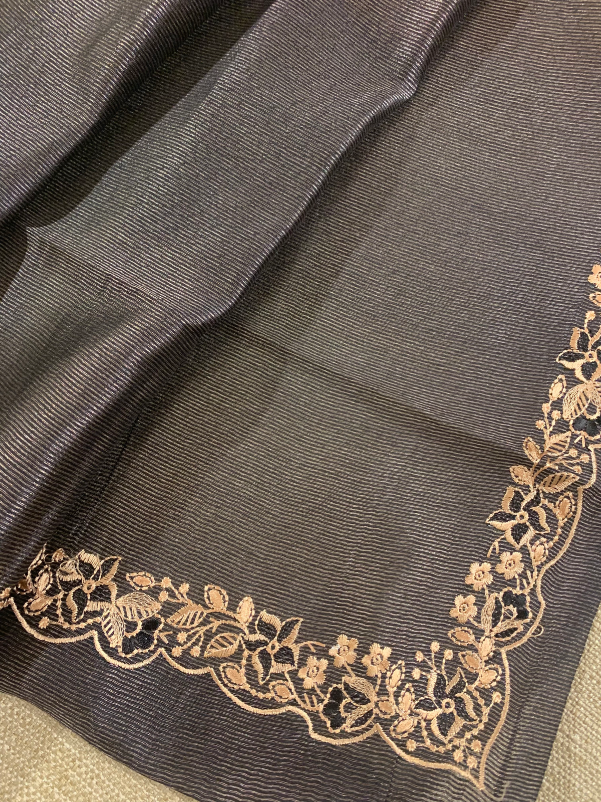 SCSSA604 : 3 Pc  Black Pure Handloom Chiniya Silk Suit Set