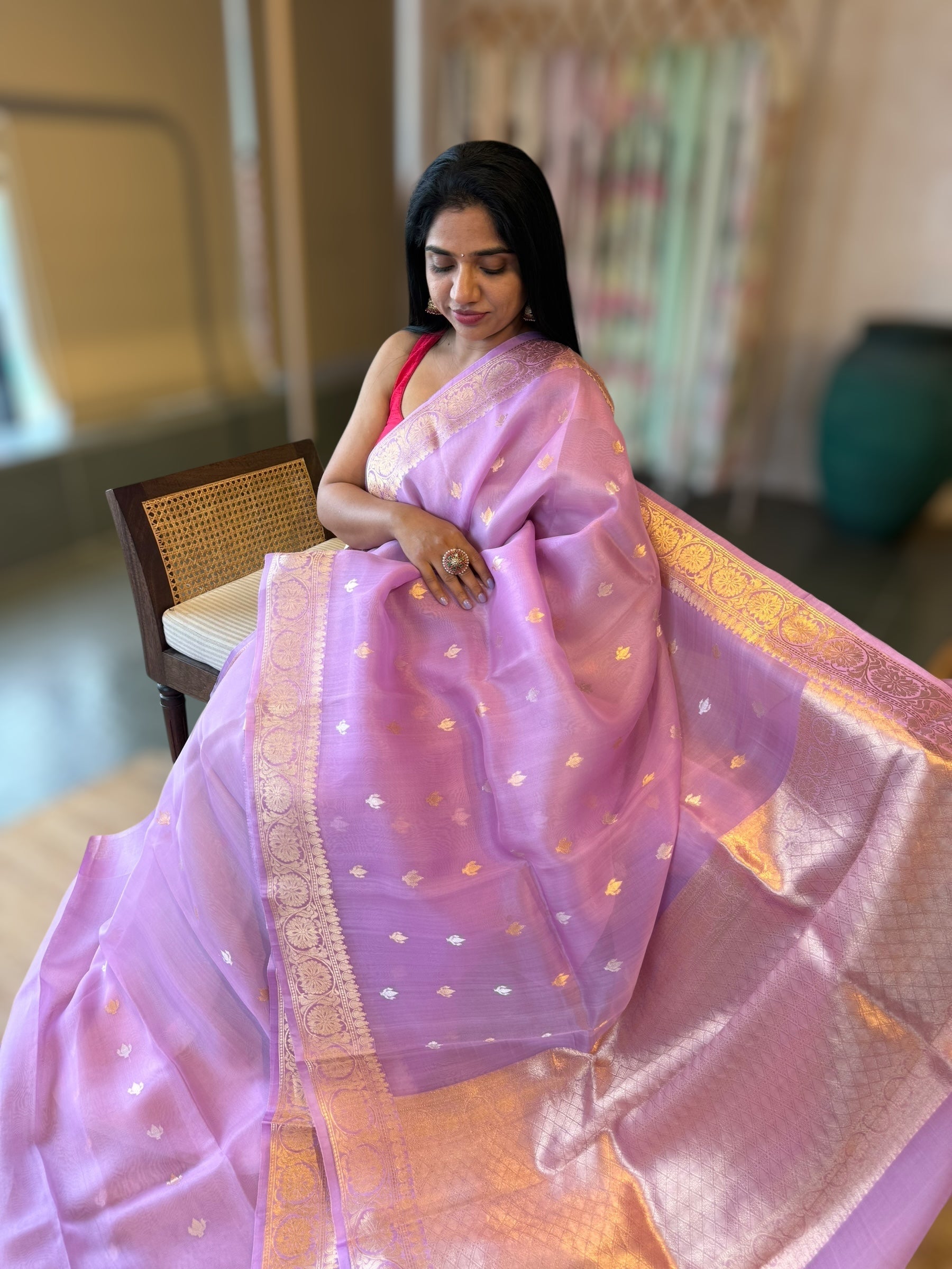Lilac Pink Pure Handloom Kora Banarasi Saree With Kaduwa Woven Motifs