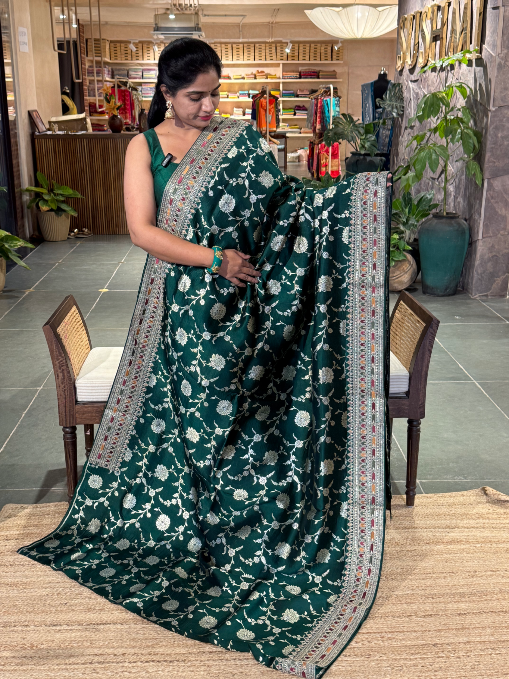 Forest Green Pure Handloom Banarasi Silk Saree With Sabhyasachi Borders & Blouse