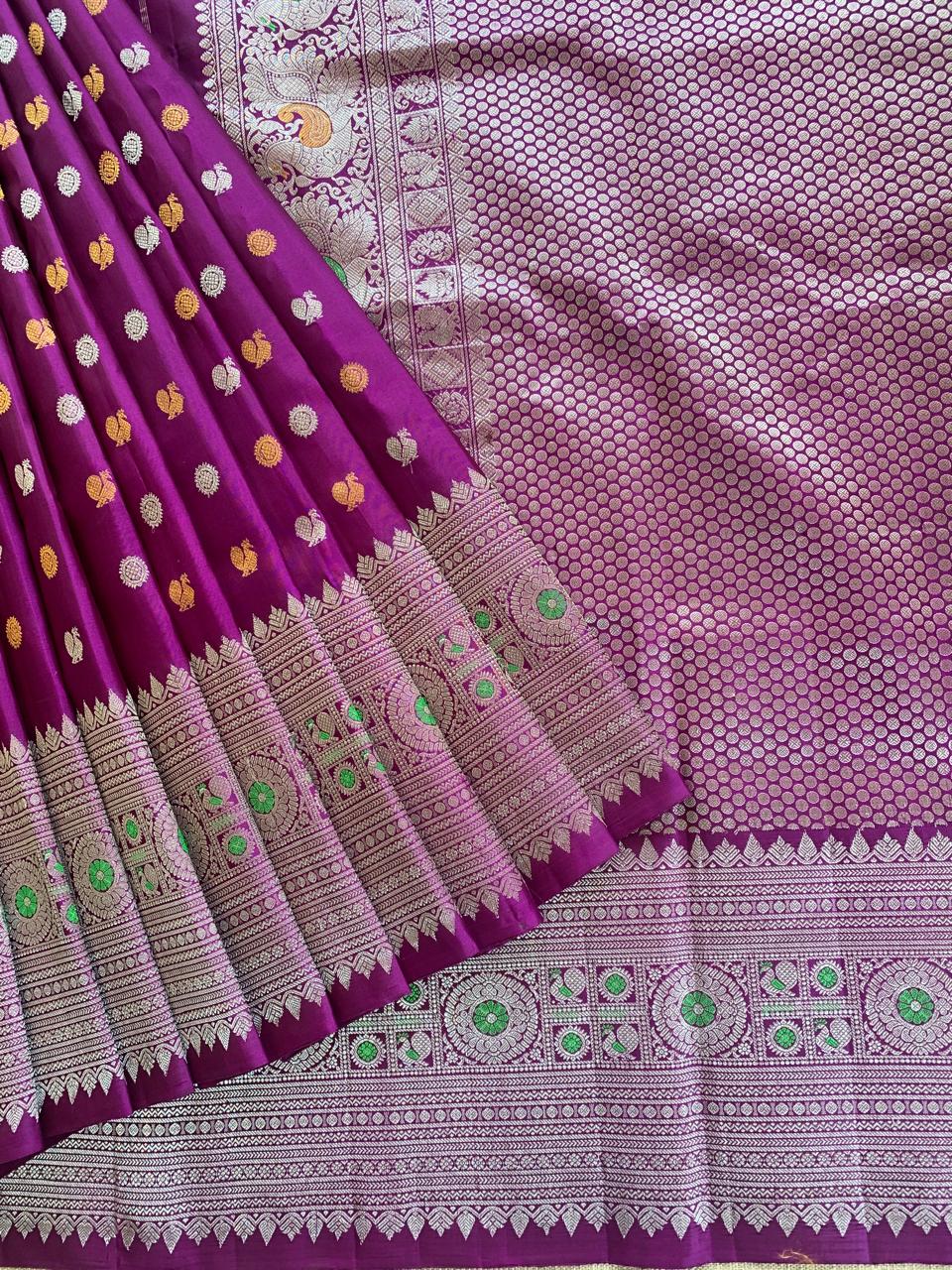 Violet Pure Handloom Gadwal Saree Turning Borders