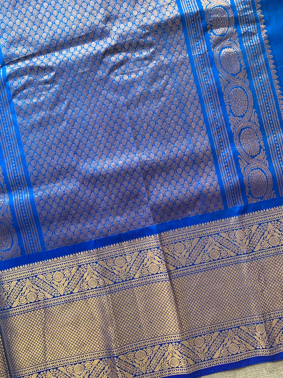 Vintage Gadwal Handloom Checks Pure Silk Saree
