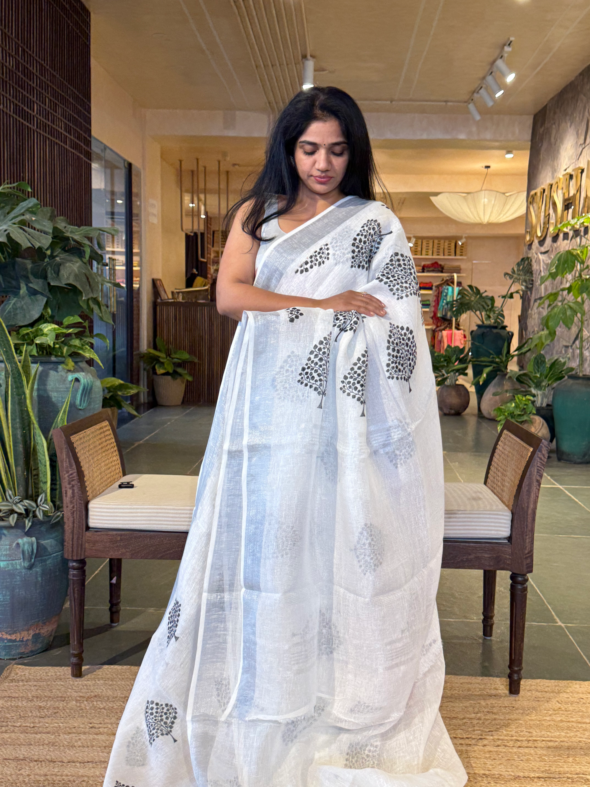 Black & White Pure Handloom Lenin Printed Sarees With Silver Zari Border