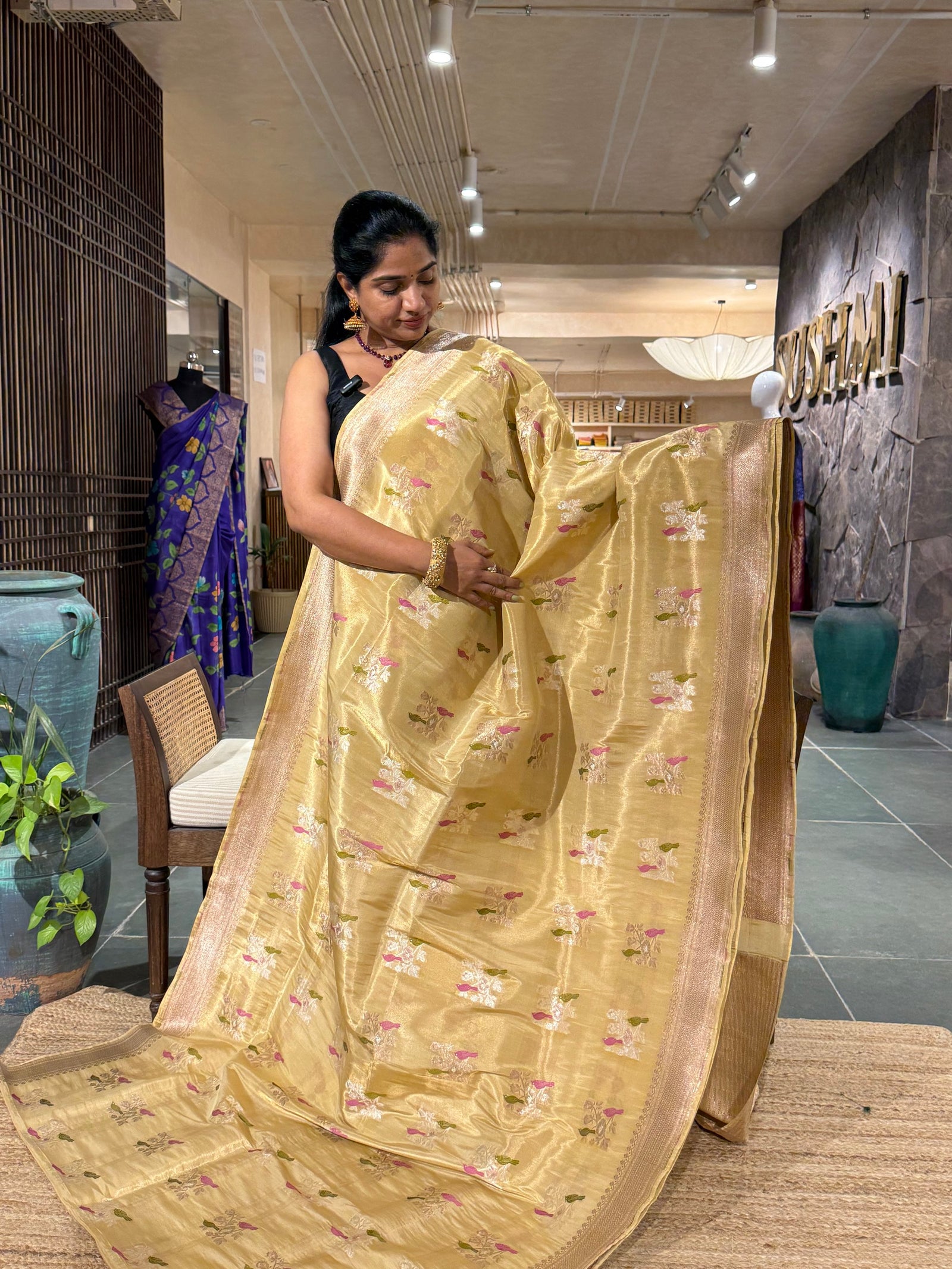 Light Gold / Pastel yellow Pure Handloom Banarasi Ektara Tissue saree
