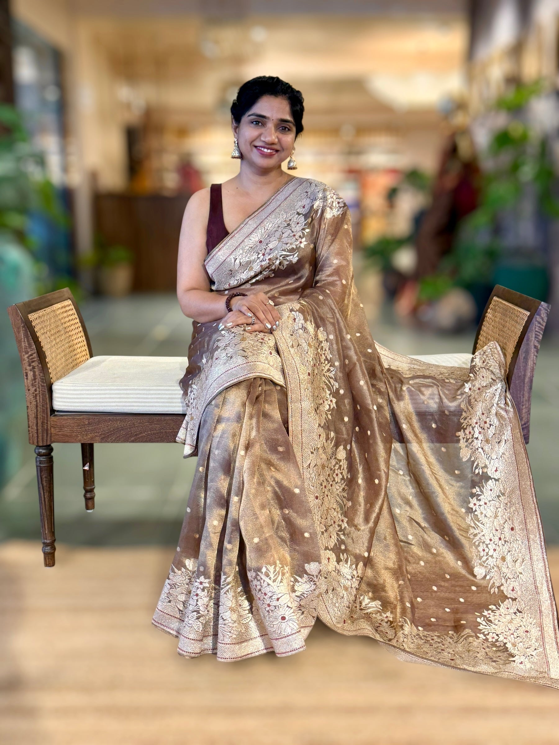 Banarasi Tissue Saree With Heavy tissue Embriodered Border