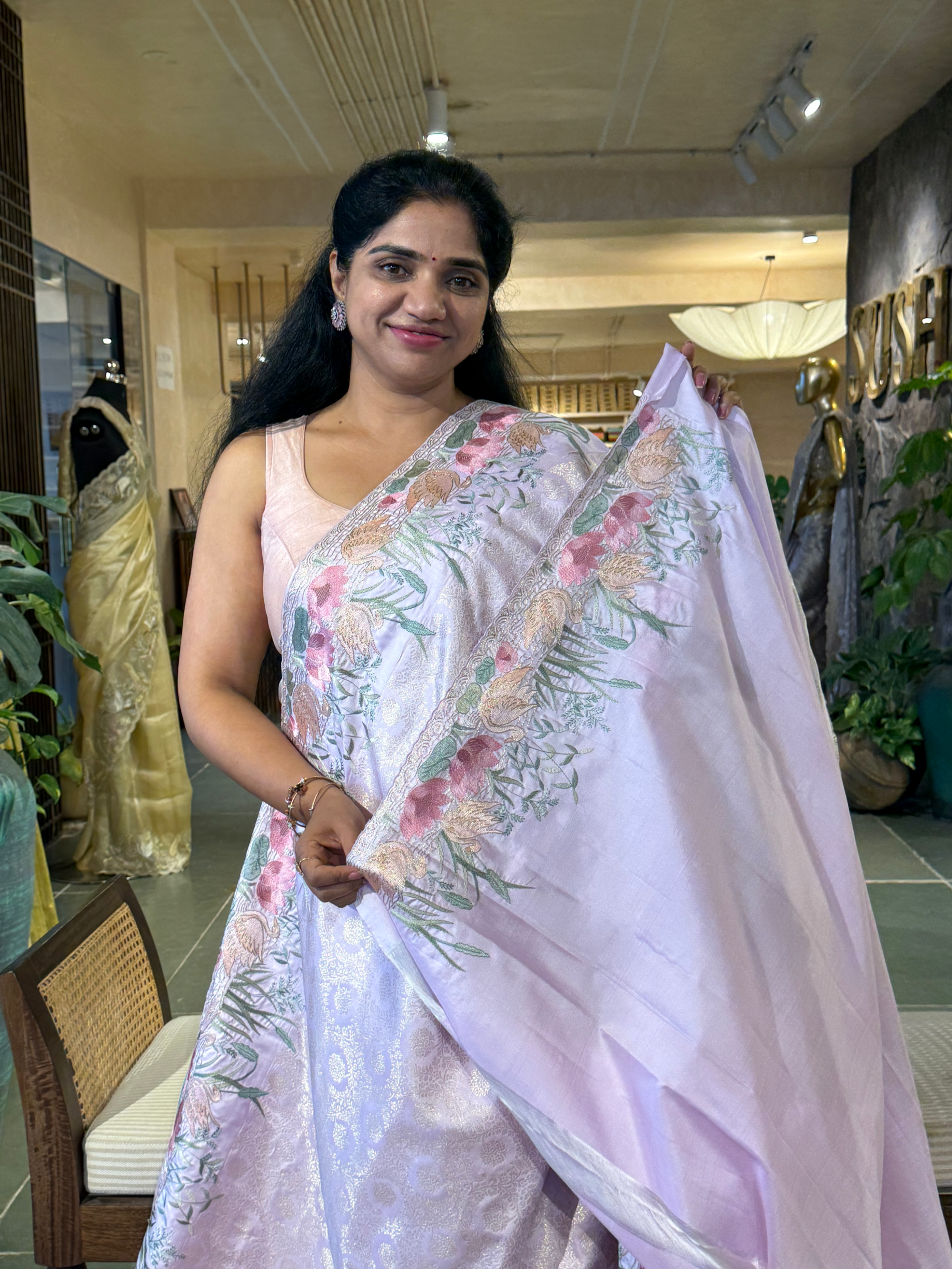 Lilac Kanjeevaram Brocade Saree Beautiful Pond Theme Embroidered Border.