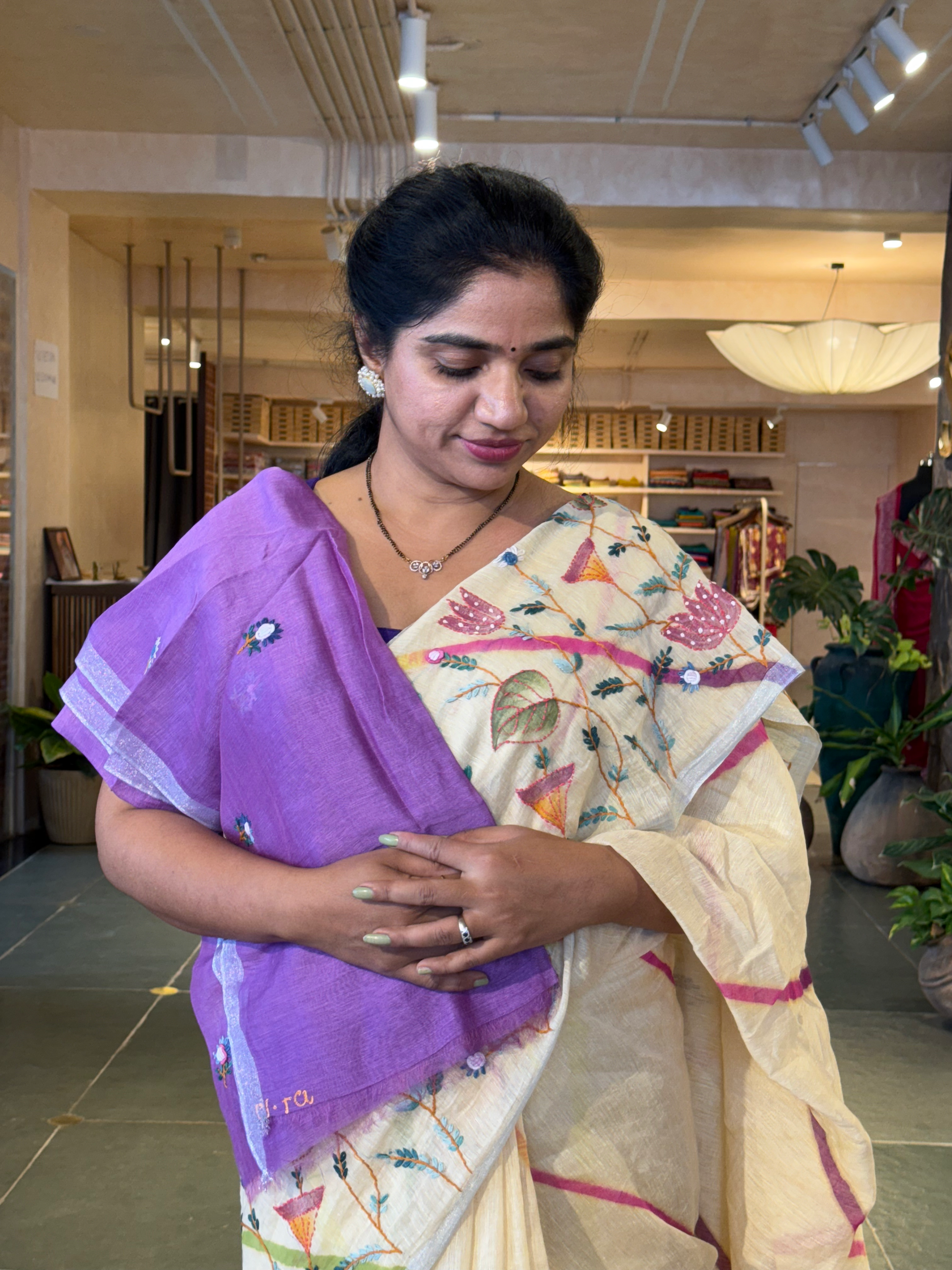 Lenin silk Saree with hanpainted border hightlighted with handwork