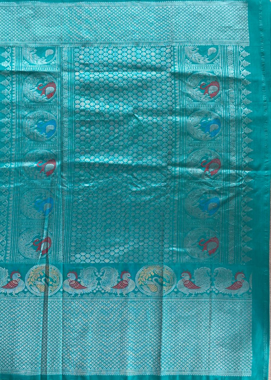 Teal Pure Handloom Gadwal Saree Turning Borders
