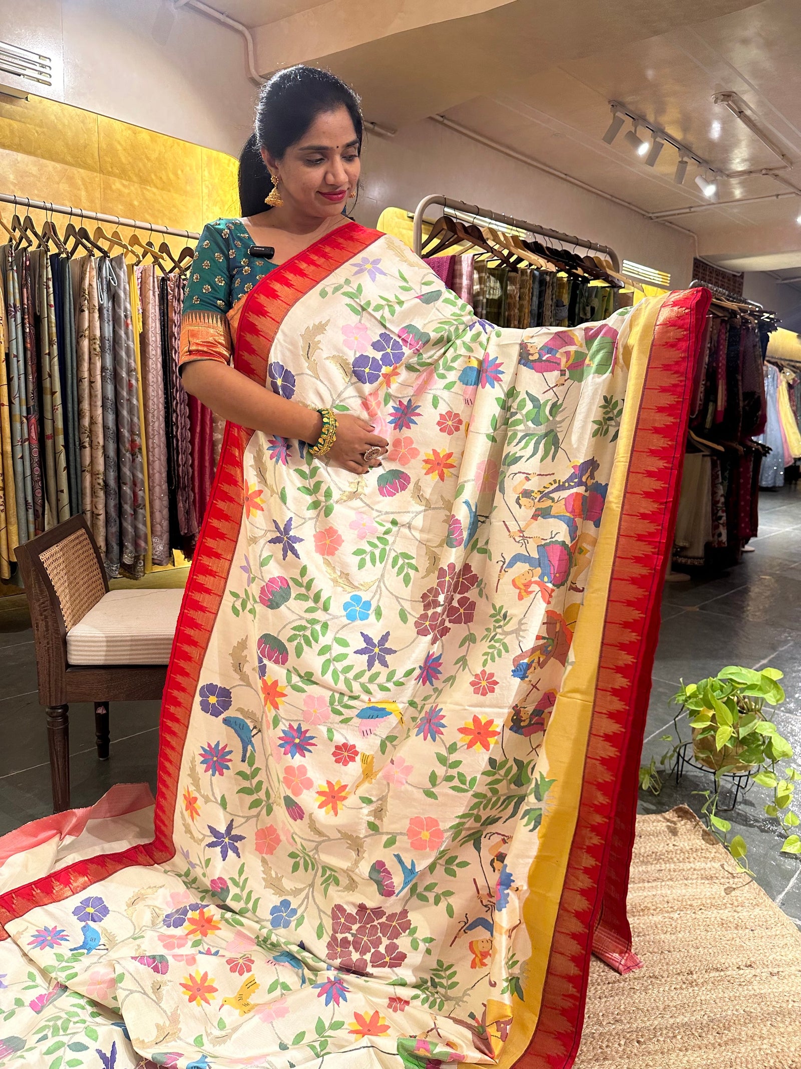 Halwhite Allover Pure Handloom Paithani Saree with Dandiya Theme