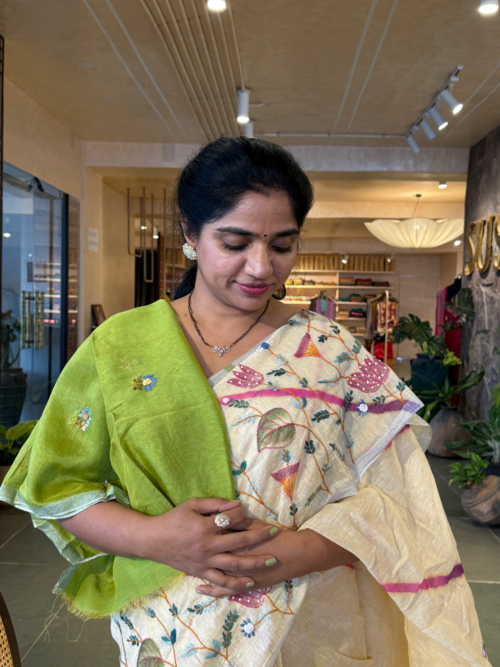 Lenin silk Saree with hanpainted border hightlighted with handwork