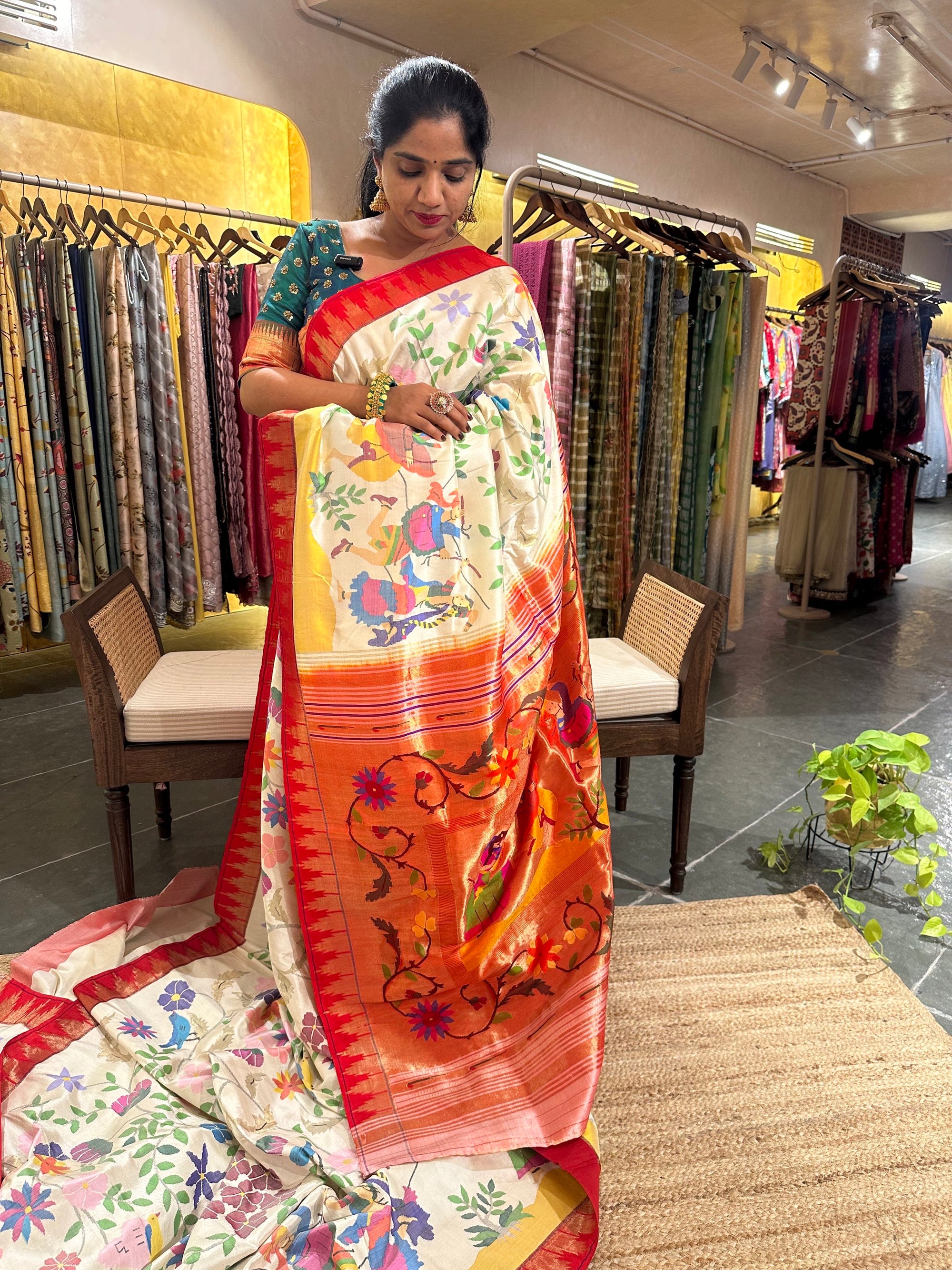 Halwhite Allover Pure Handloom Paithani Saree with Dandiya Theme